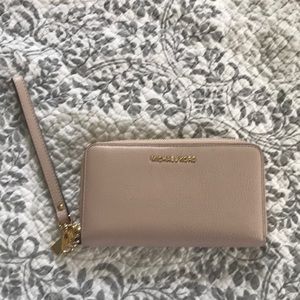 Michael Kors wristlet